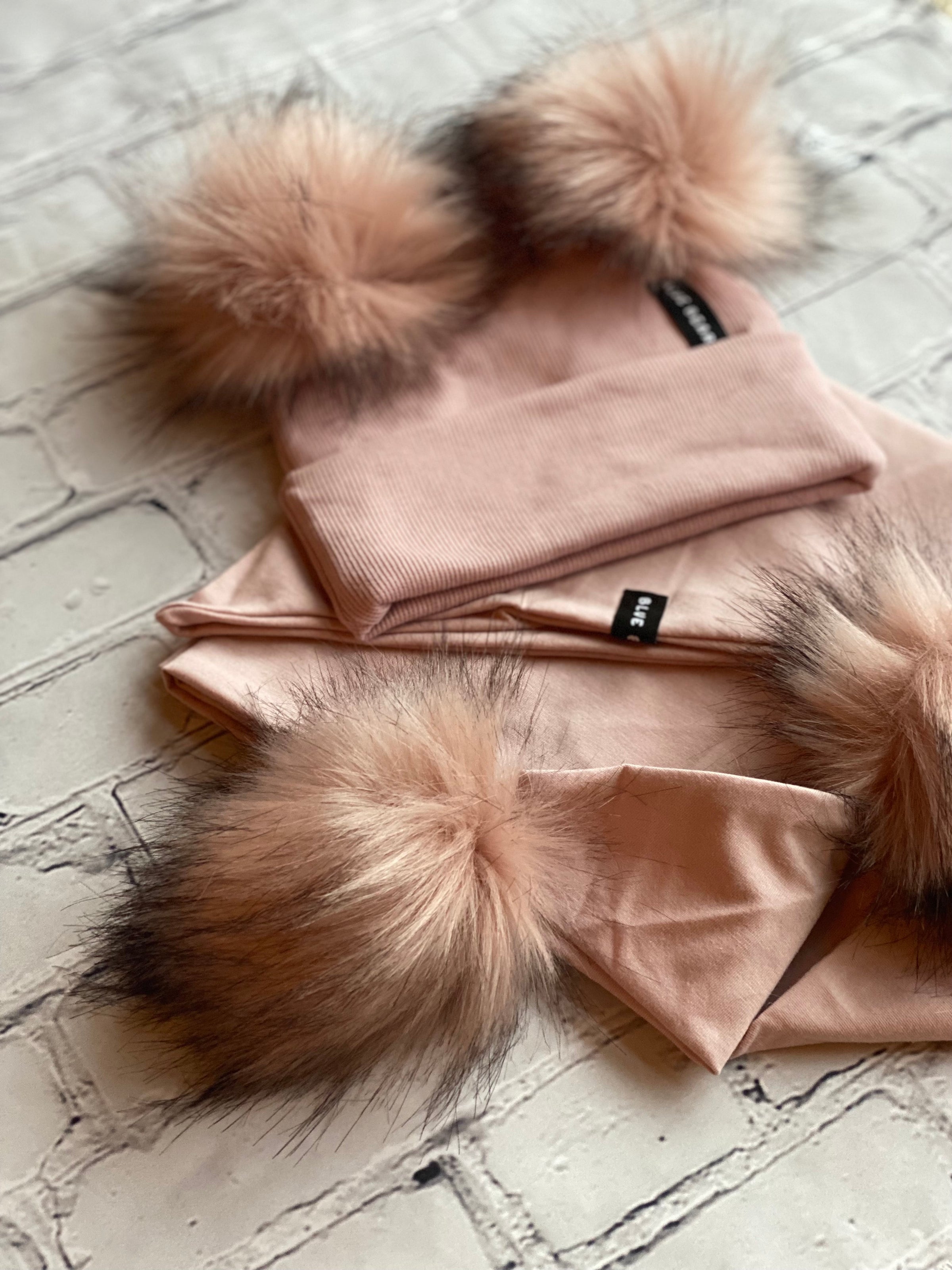 Frye multi camel and musters hat and scarf set with faux fur pom poms New! Cable Knit Fur Pom Hat, Timber – SpearmintLOVE main image 3